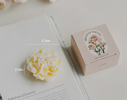 Bougies Artisanales en Forme de Fleurs – Élégance et Nature